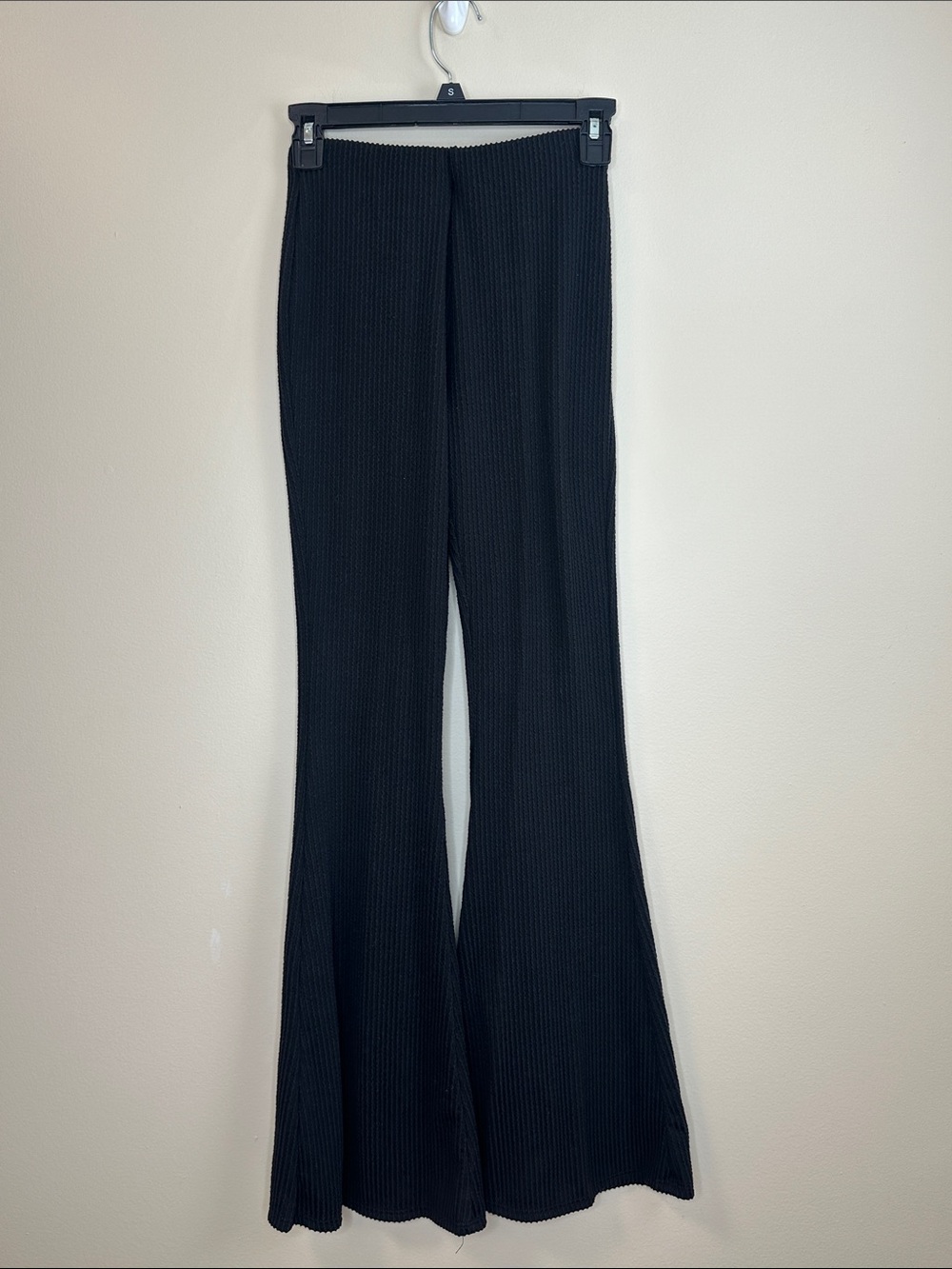 Fashion Nova Black Ribbed Boot-Cut Knit Pants Set Set Size Small - Picture 4 of 4